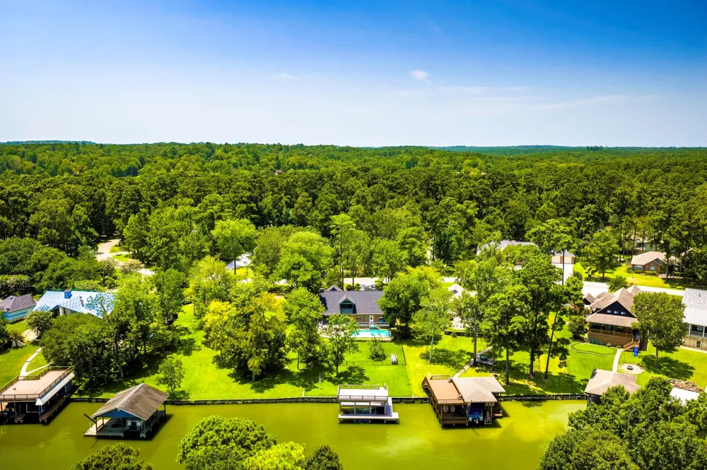 560 Lake Grove Drive Coldspring, TX 77331
