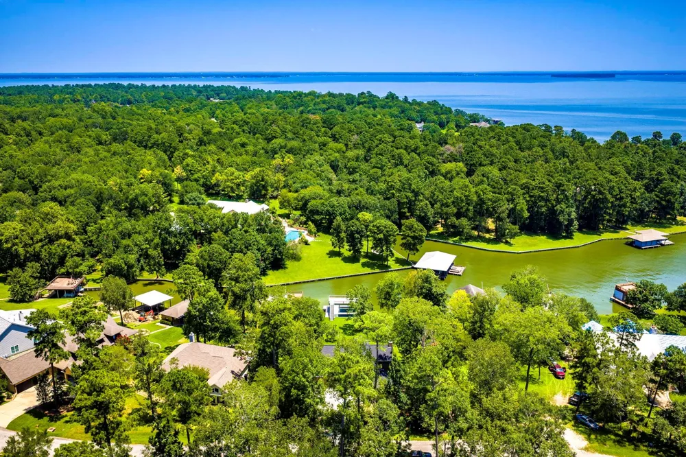 560 Lake Grove Drive Coldspring, TX 77331