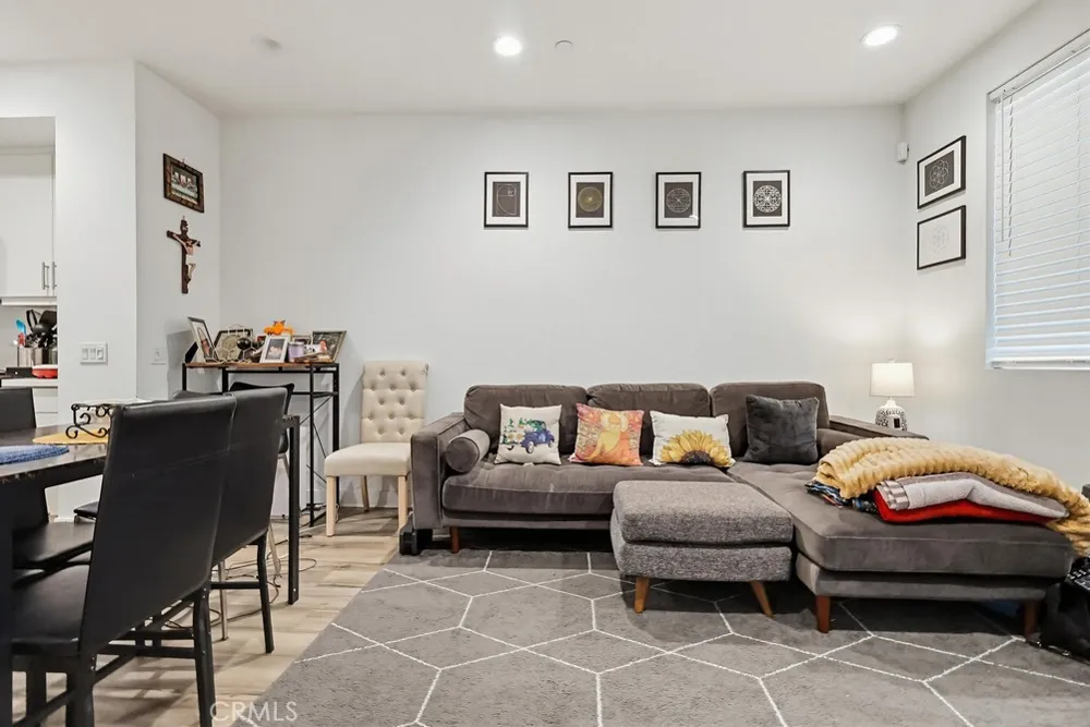 2538 Valentina Way #5 Commerce, CA 90040