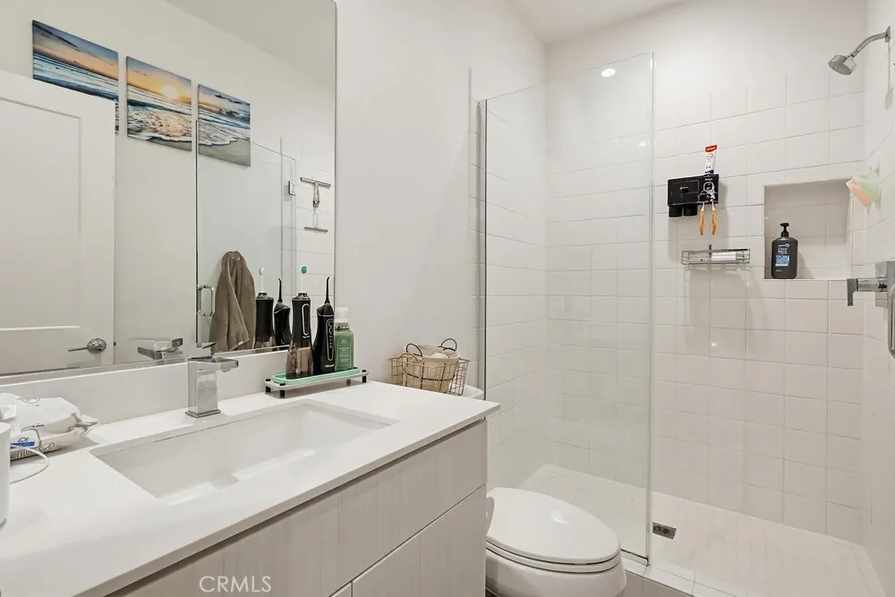 2538 Valentina Way #5 Commerce, CA 90040