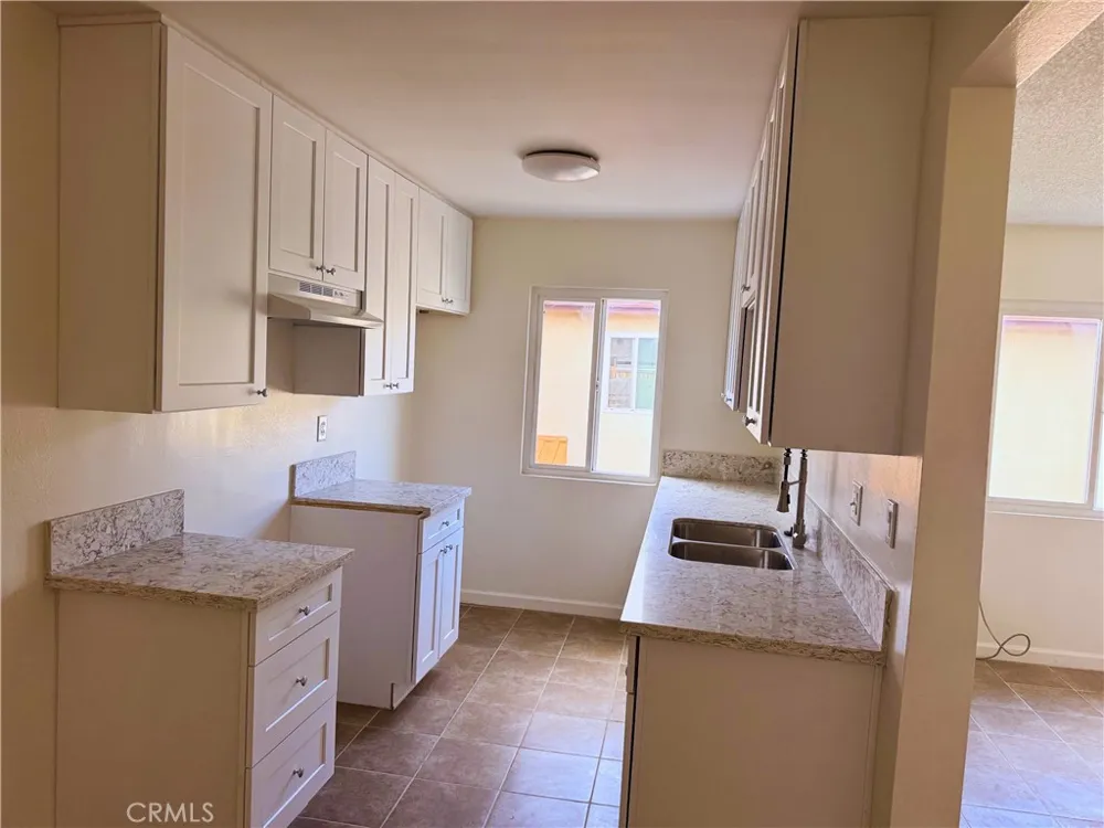 11118 Newville Ave #E Downey, CA 90241