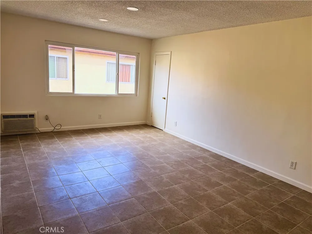 11118 Newville Ave #E Downey, CA 90241