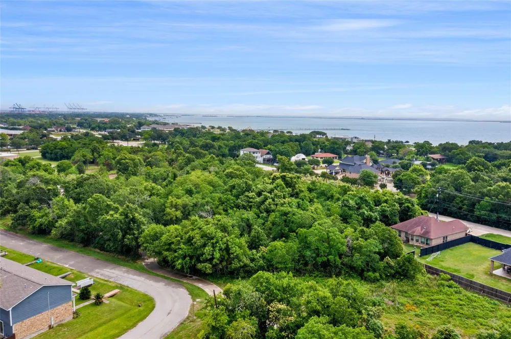 Park Drive La Porte, TX 77571