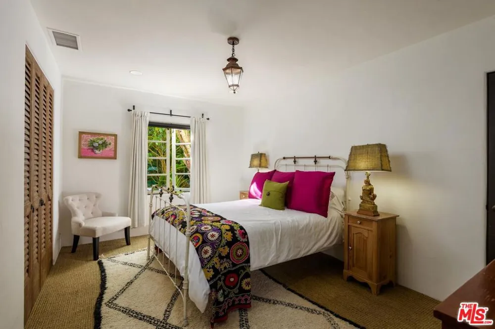 549 HOT SPRINGS ROAD Santa Barbara, CA 93108