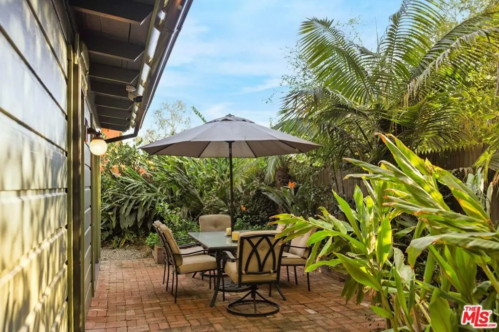 549 HOT SPRINGS ROAD Santa Barbara, CA 93108