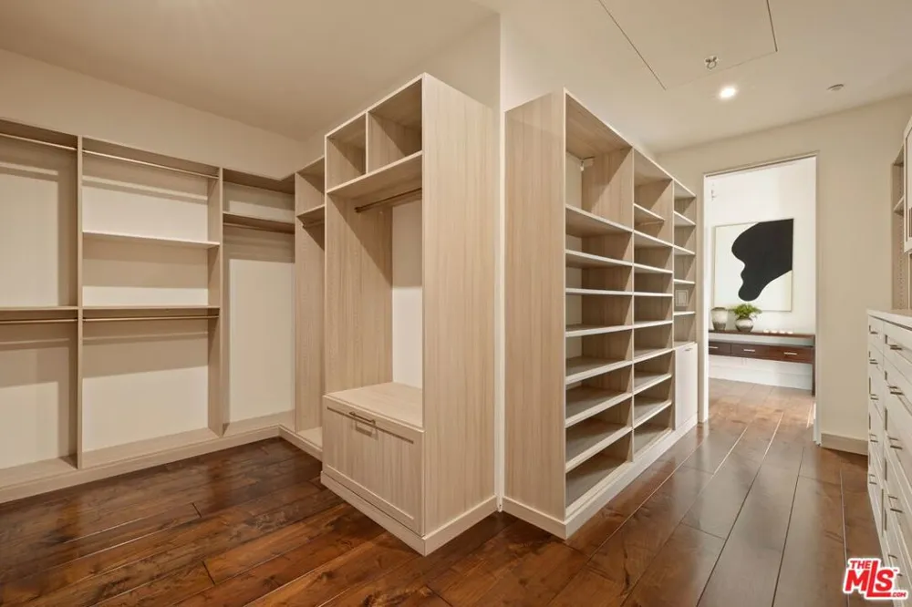 1459 Via Cresta Pacific Palisades, CA 90272