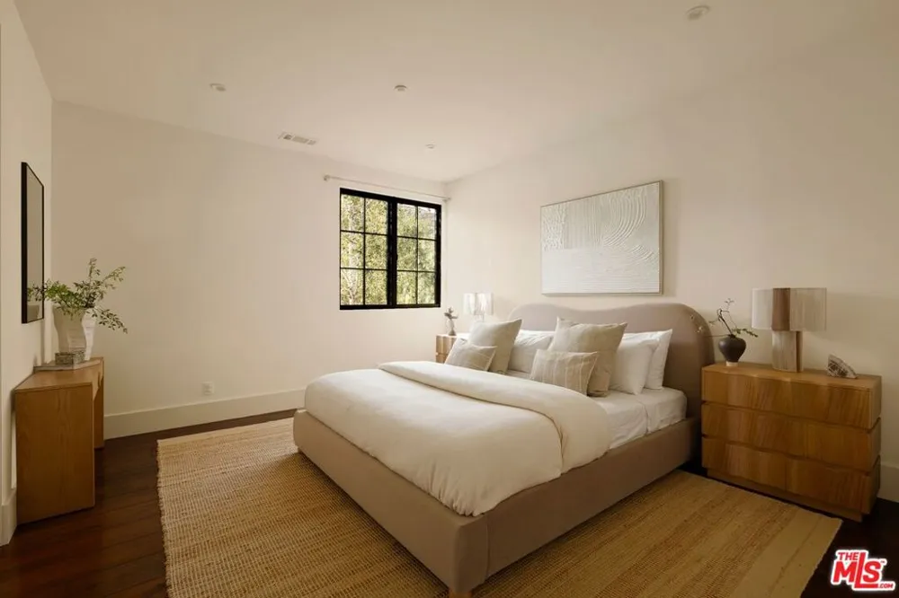 1459 Via Cresta Pacific Palisades, CA 90272