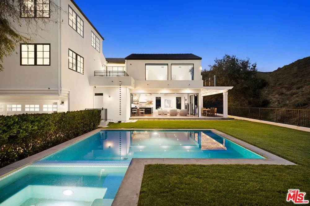 1459 Via Cresta Pacific Palisades, CA 90272