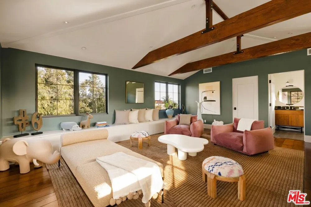1459 Via Cresta Pacific Palisades, CA 90272