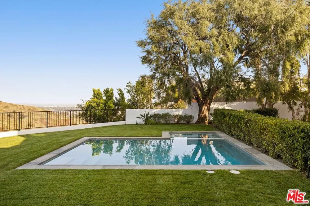 1459 Via Cresta Pacific Palisades, CA 90272
