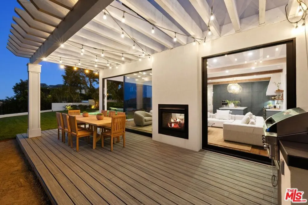 1459 Via Cresta Pacific Palisades, CA 90272