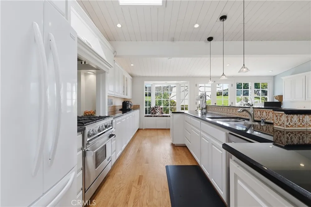 1966 Vista Caudal Newport Beach, CA 92660