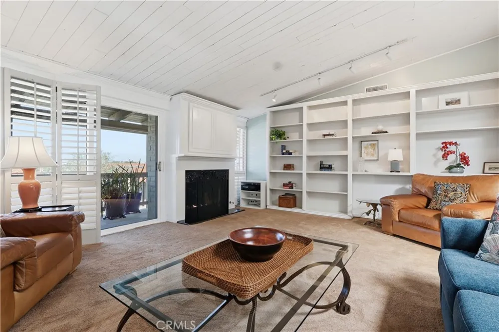 1966 Vista Caudal Newport Beach, CA 92660