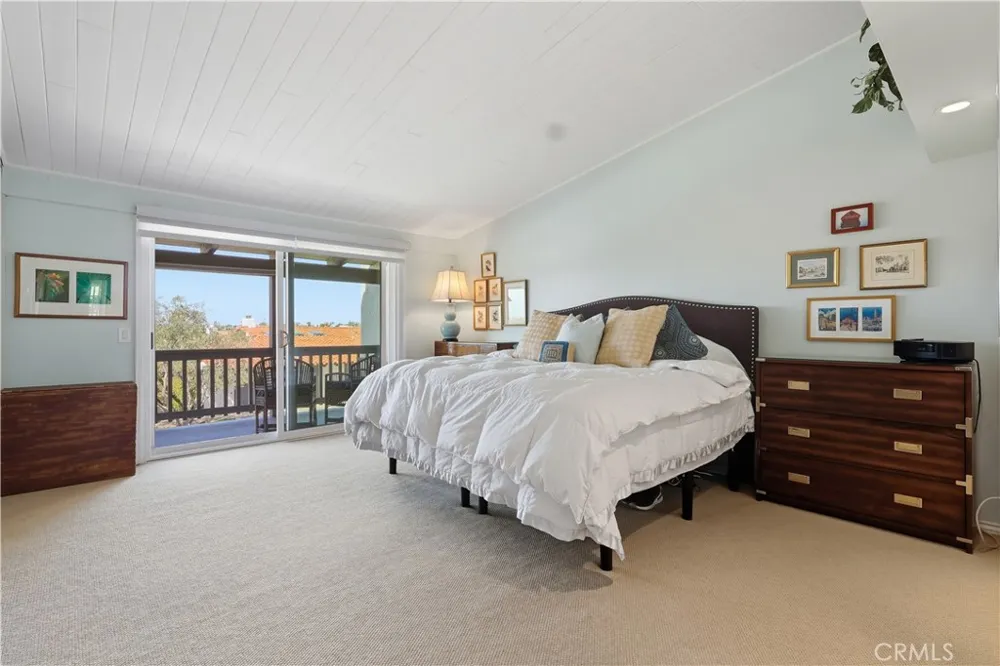 1966 Vista Caudal Newport Beach, CA 92660