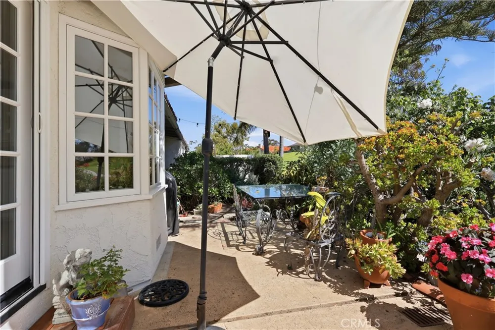 1966 Vista Caudal Newport Beach, CA 92660