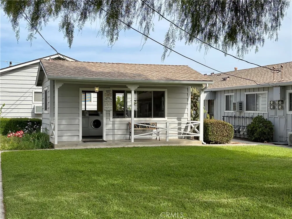150 E Lakeshore #15 Lake Elsinore, CA 92530