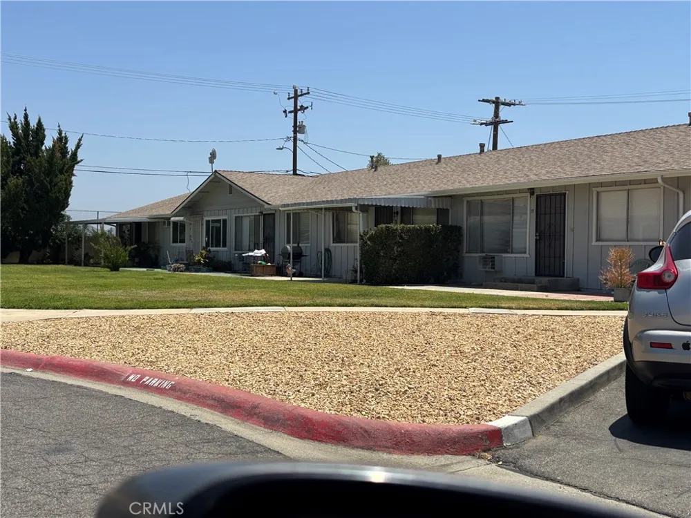 150 E Lakeshore #15 Lake Elsinore, CA 92530