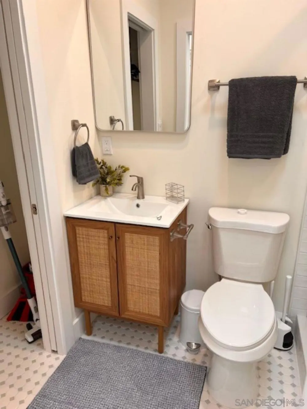1044 3rd St Imperial Beach, CA 91932