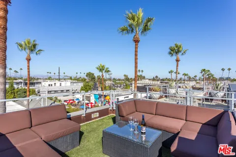 1212 Abbot Kinney Boulevard #1
