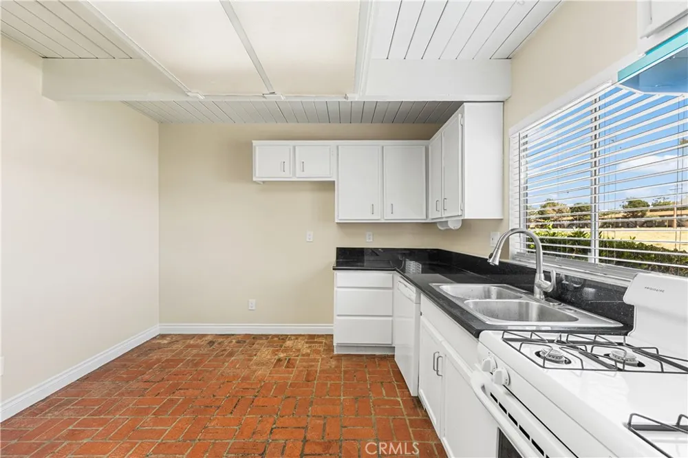 43629 Stanridge Avenue Lancaster, CA 93535