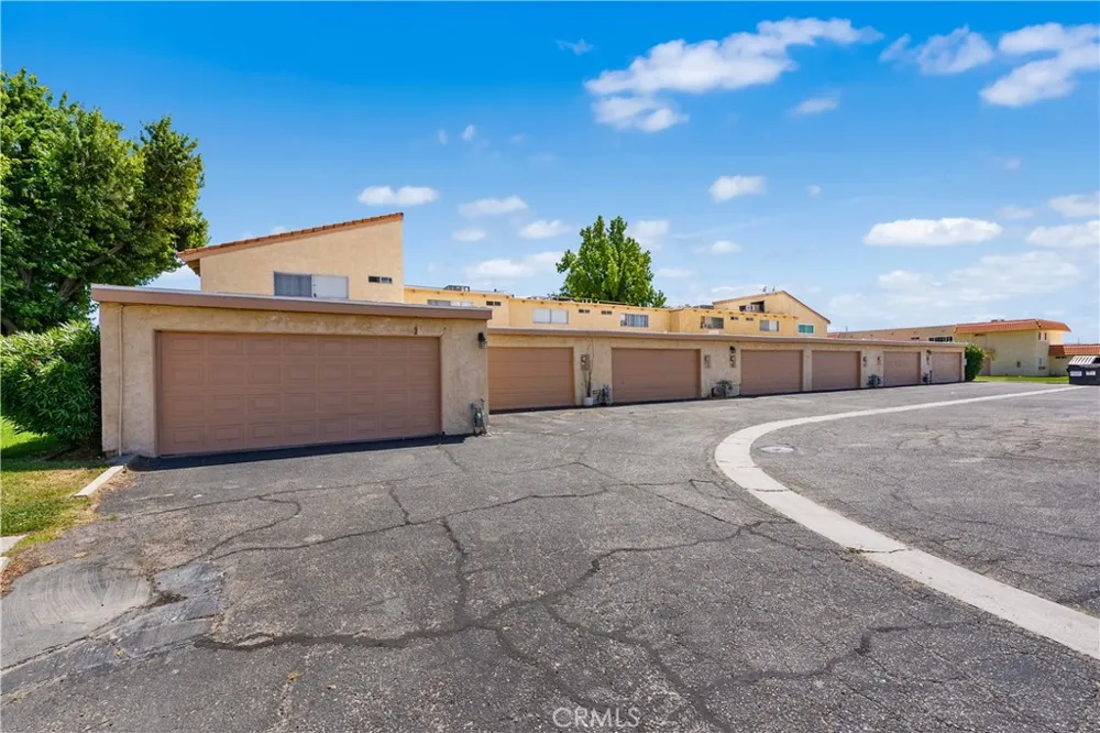 43629 Stanridge Avenue Lancaster, CA 93535