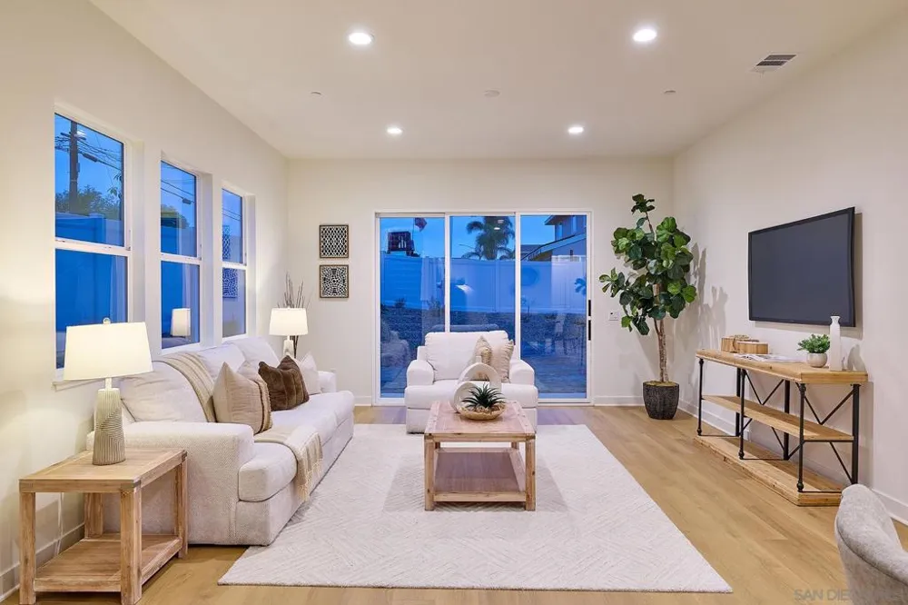 789 Michael Ct Vista, CA 92081