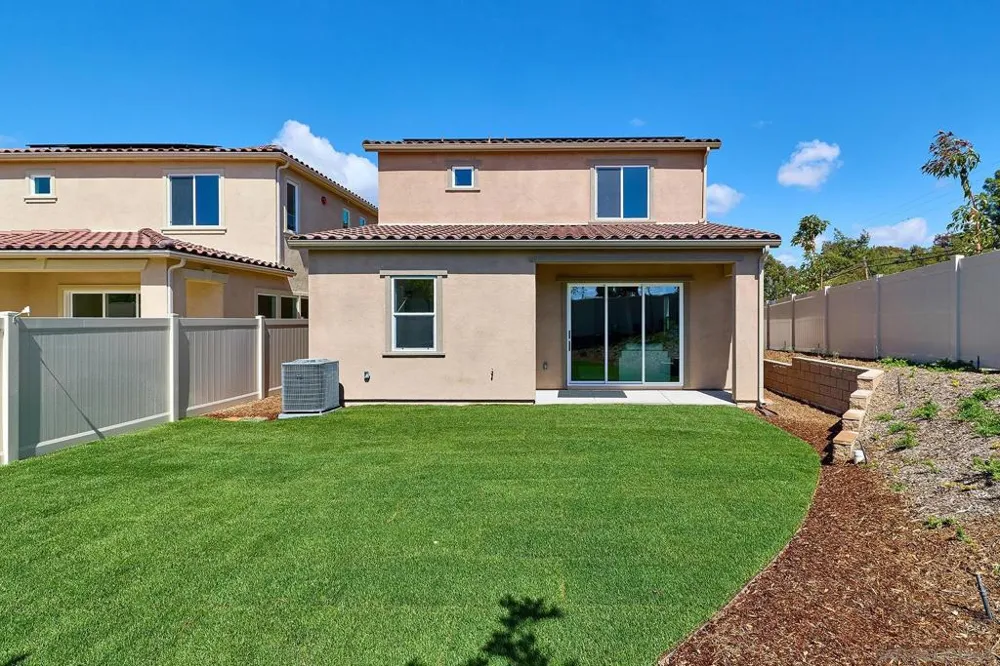 789 Michael Ct Vista, CA 92081