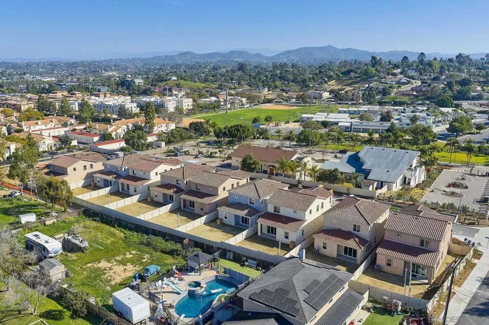 789 Michael Ct Vista, CA 92081
