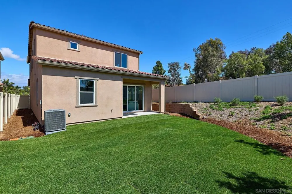 789 Michael Ct Vista, CA 92081