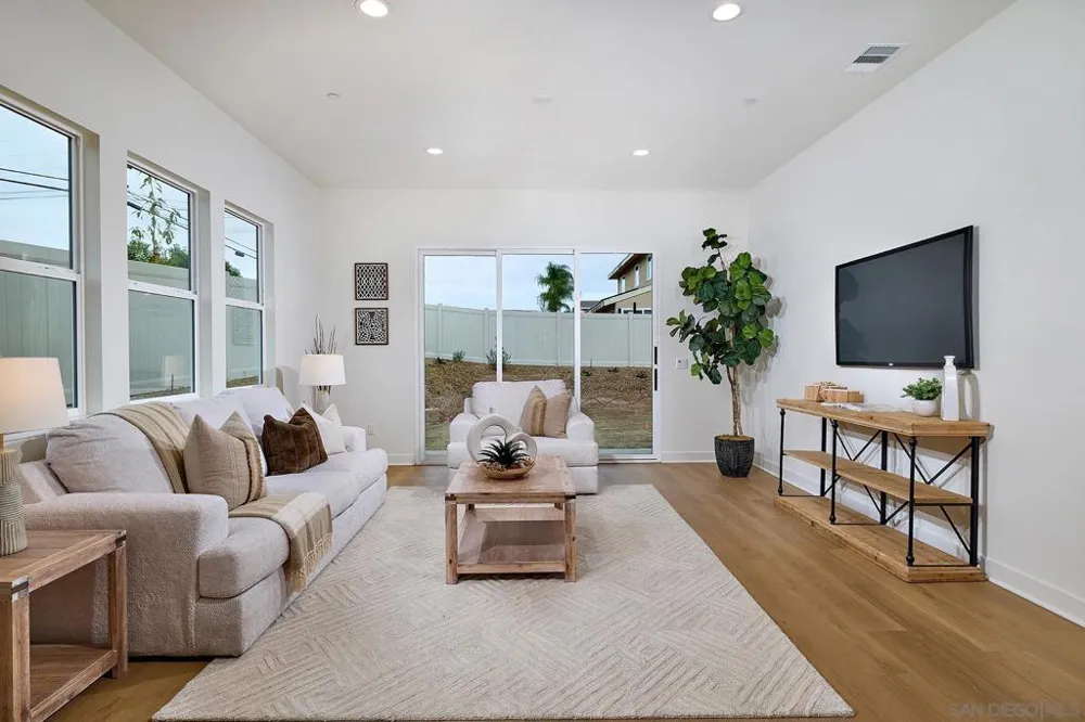 789 Michael Ct Vista, CA 92081