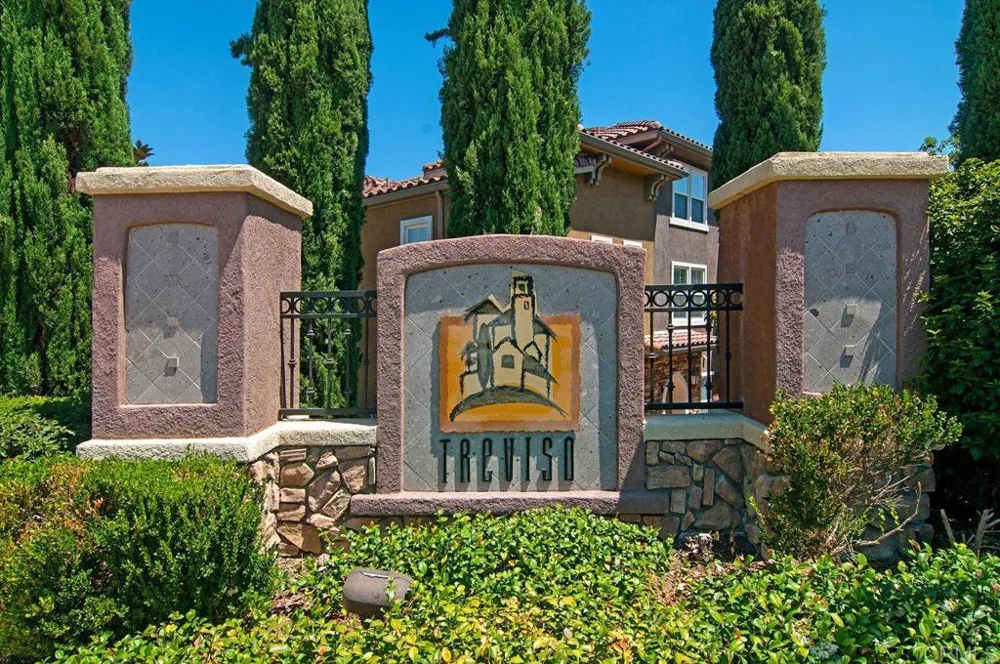 112 Via Sovana Santee, CA 92071