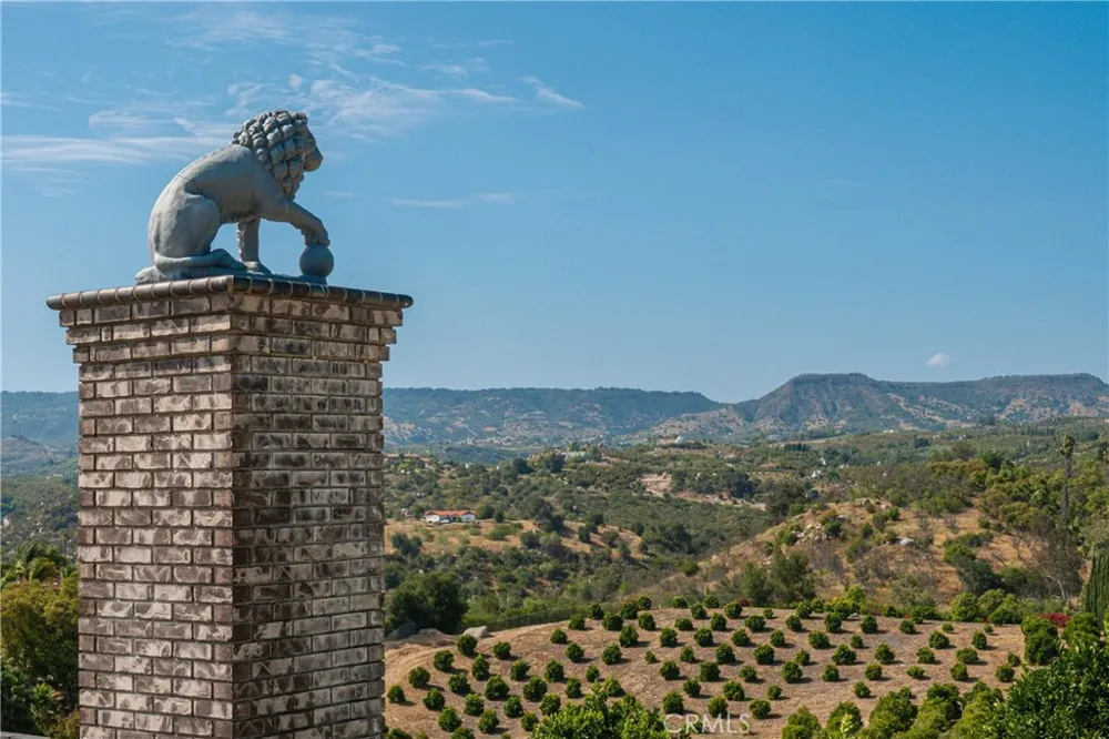 46856 El Prado Temecula, CA 92590