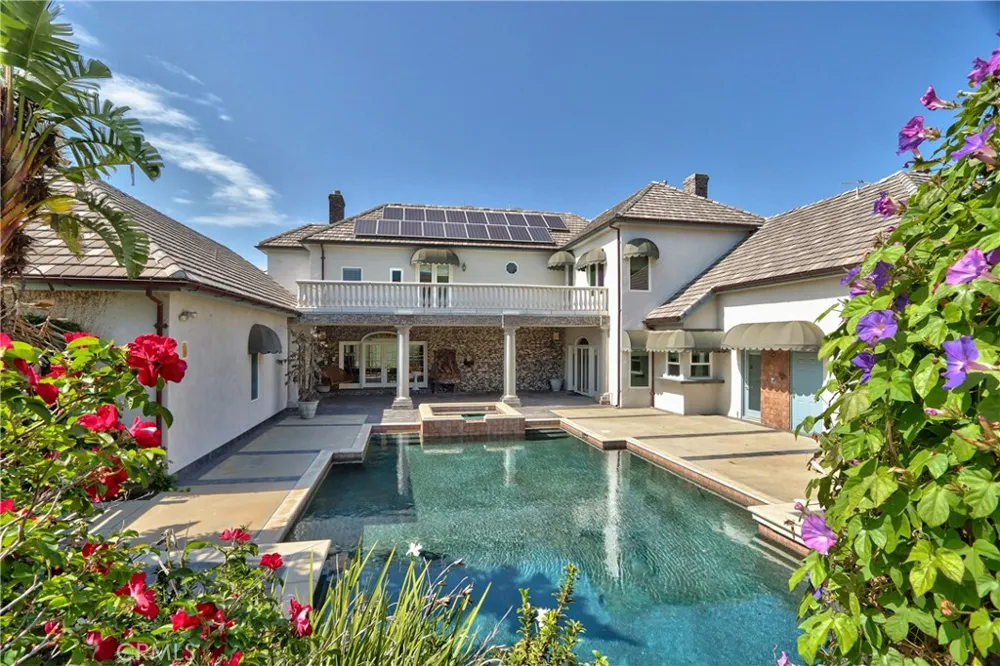 46856 El Prado Temecula, CA 92590