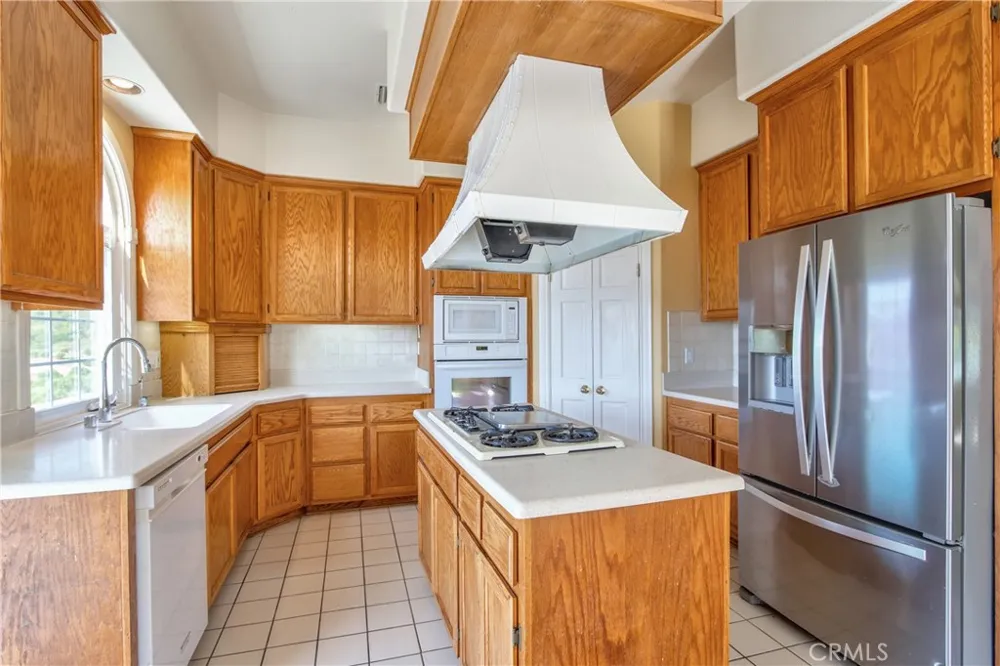 46856 El Prado Temecula, CA 92590