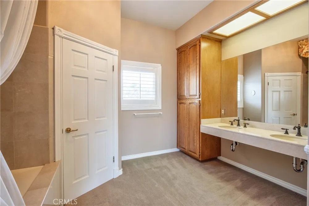 46856 El Prado Temecula, CA 92590