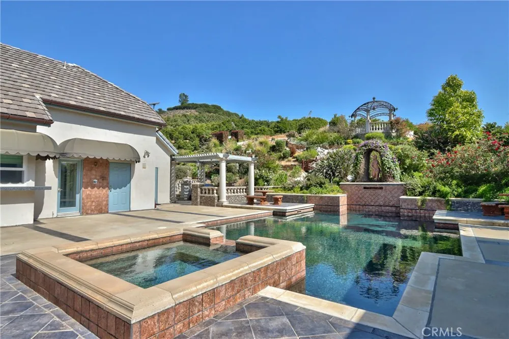 46856 El Prado Temecula, CA 92590
