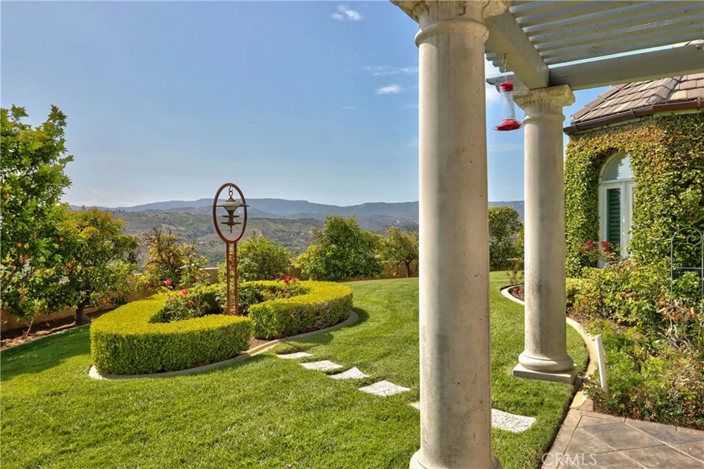 46856 El Prado Temecula, CA 92590