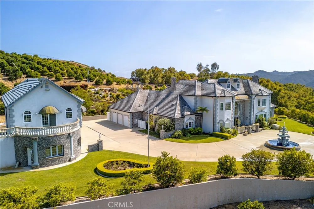 46856 El Prado Temecula, CA 92590