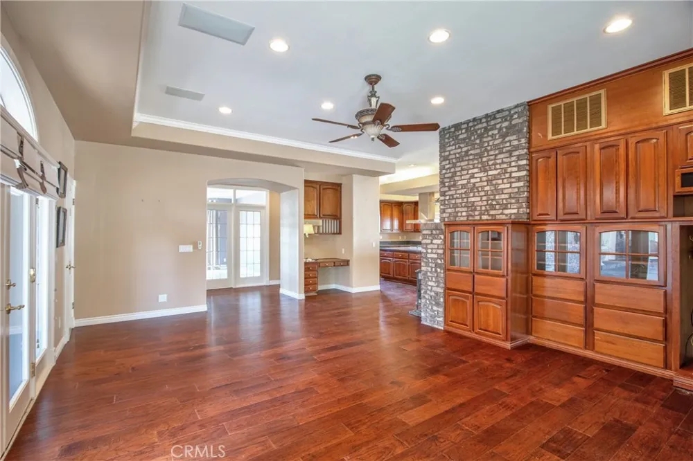 46856 El Prado Temecula, CA 92590
