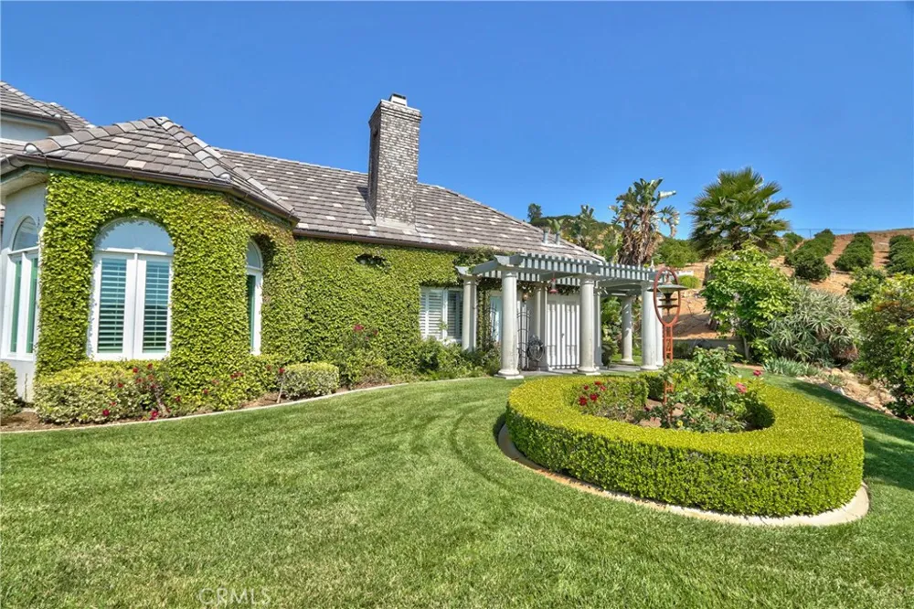 46856 El Prado Temecula, CA 92590