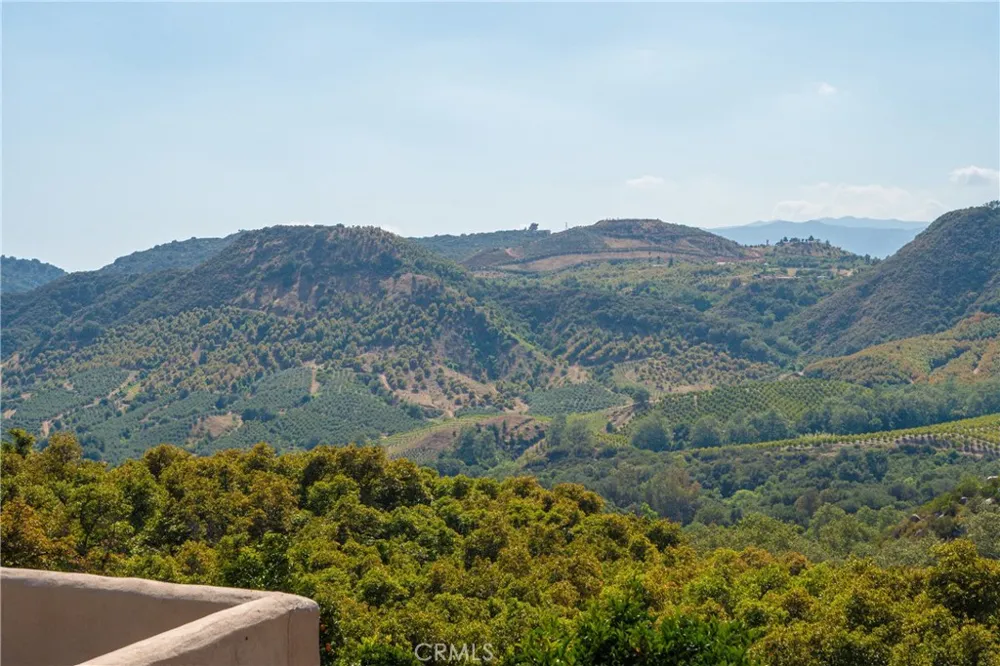 46856 El Prado Temecula, CA 92590