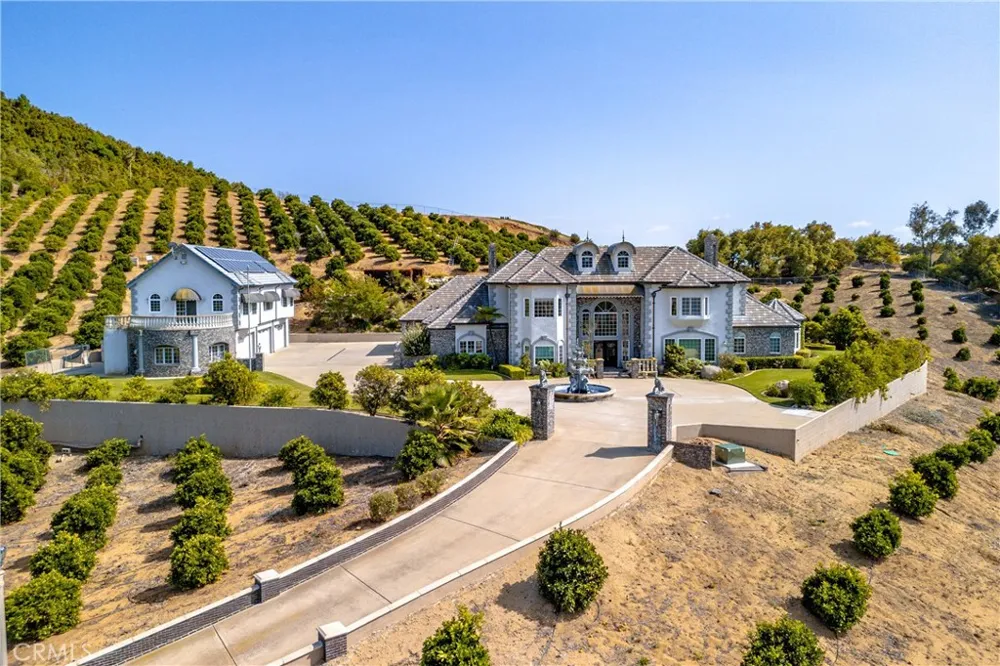 46856 El Prado Temecula, CA 92590