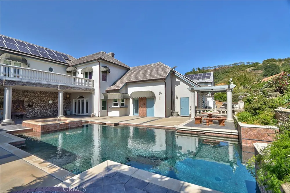 46856 El Prado Temecula, CA 92590