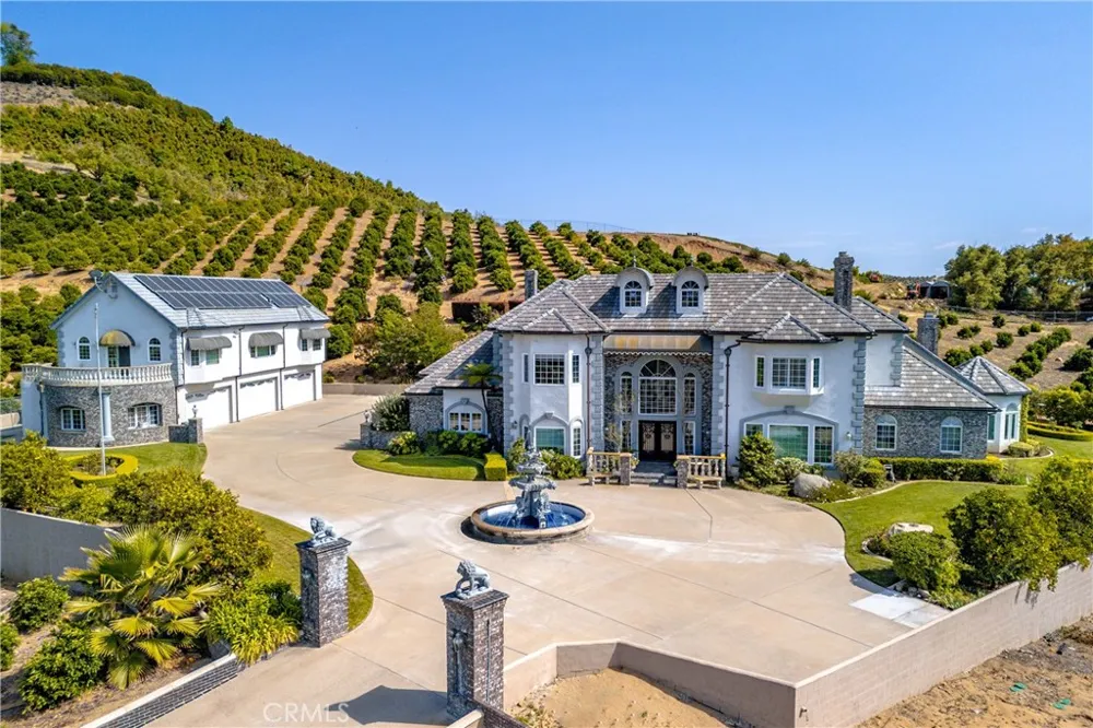 46856 El Prado Temecula, CA 92590