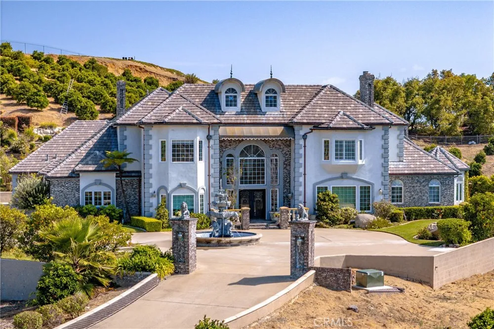 46856 El Prado Temecula, CA 92590