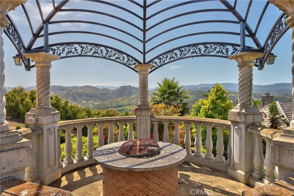46856 El Prado Temecula, CA 92590