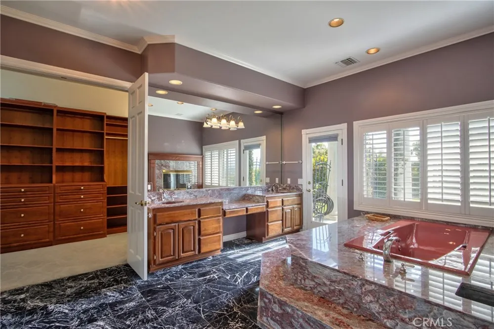 46856 El Prado Temecula, CA 92590