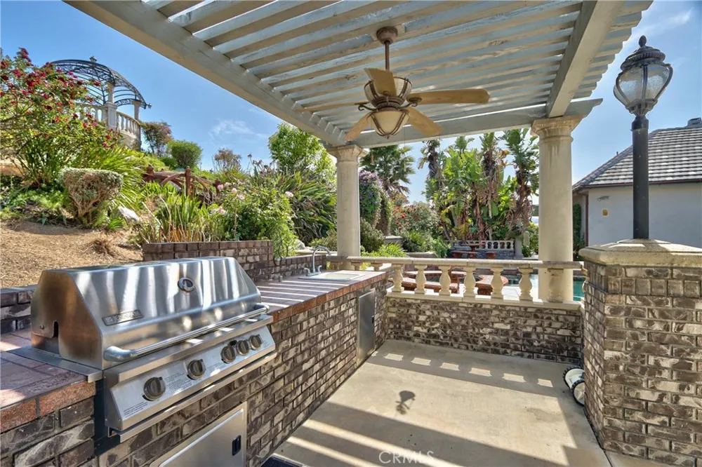 46856 El Prado Temecula, CA 92590