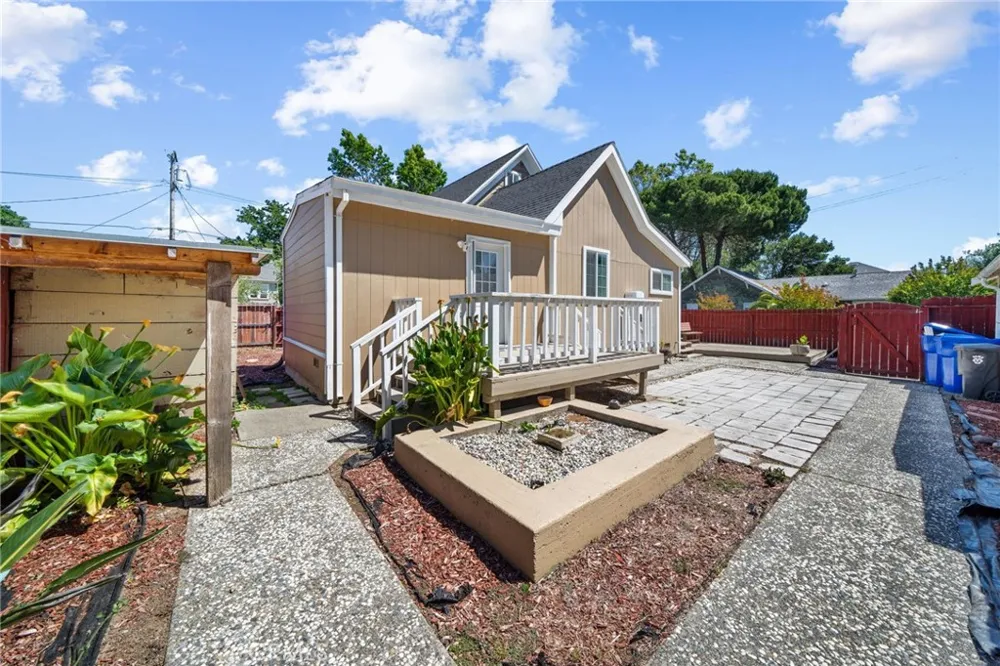 1403 B Napa, CA 94559