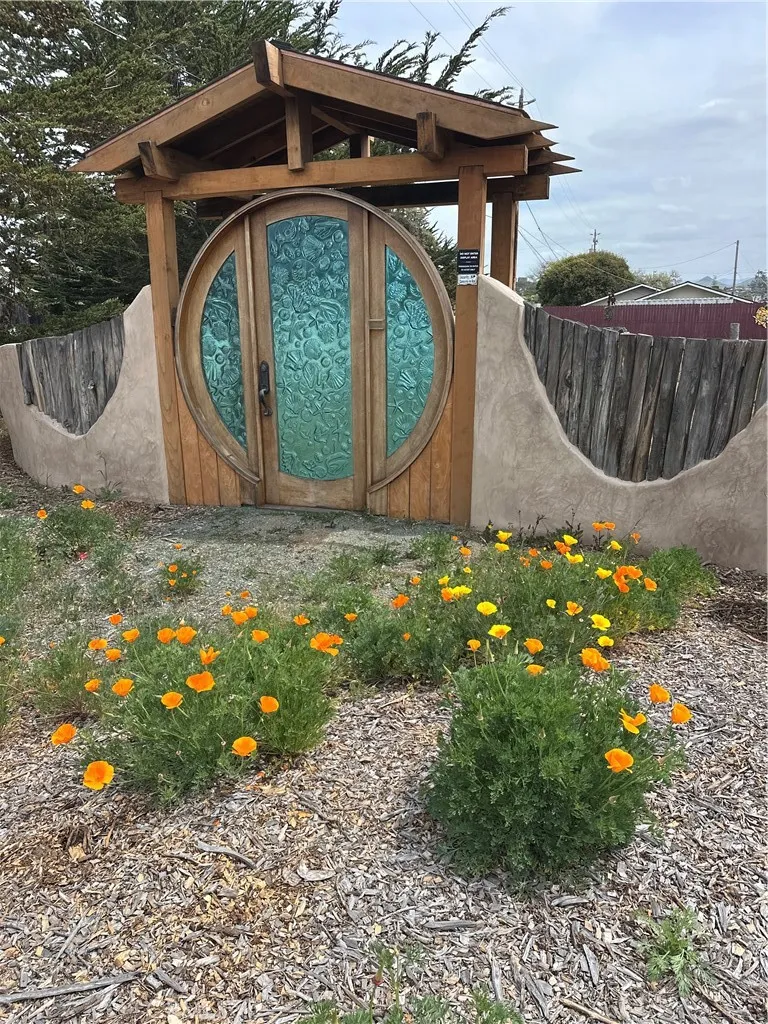 1406 5th Los Osos, CA 93402